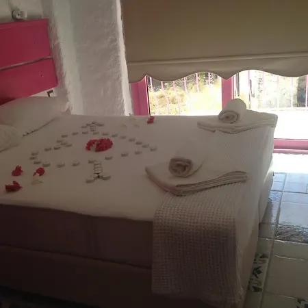 Oda ve Kahvaltı Aladam Alaçatı