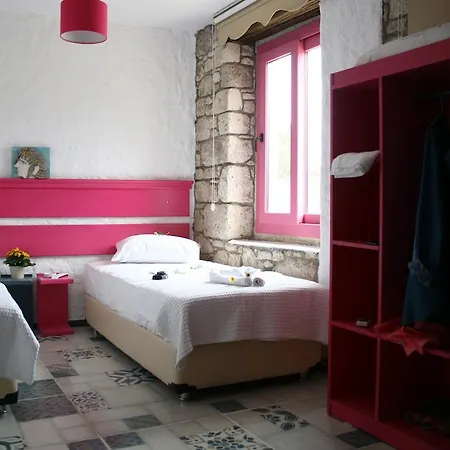 Oda ve Kahvaltı Aladam Alaçatı