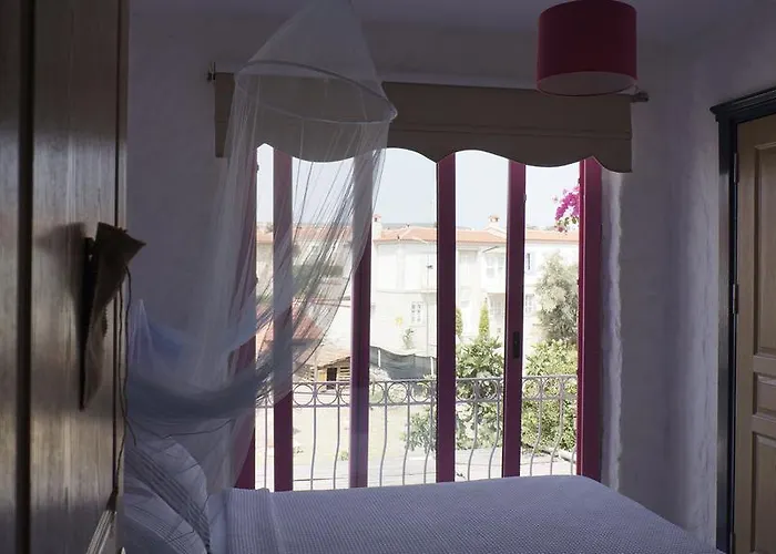 Aladam Алачати